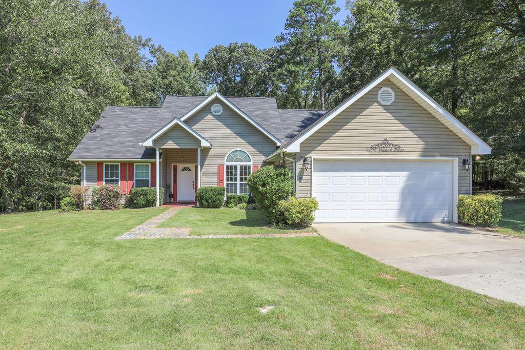 620 Lake Laurel Rd - Photo 1