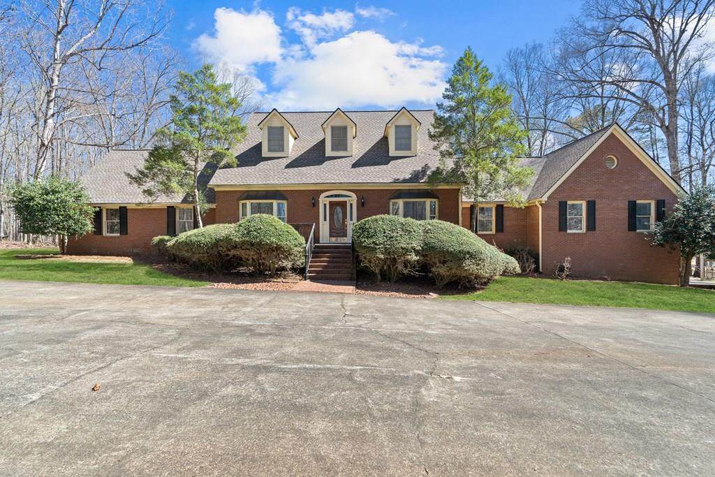 220 O'connor - Photo 1