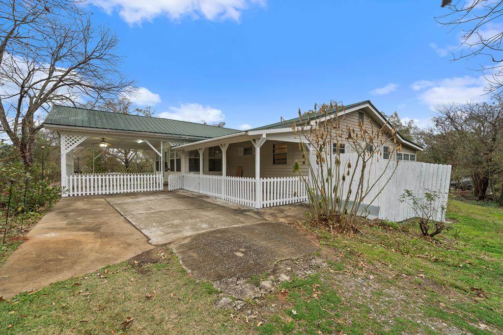 123 Helen Circle Sw - Photo 1