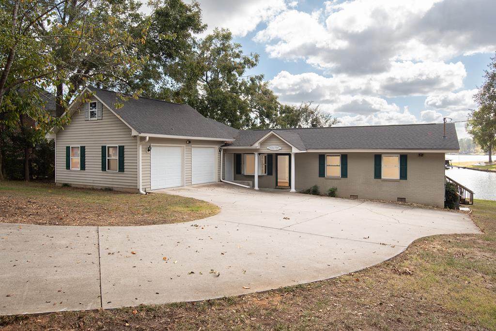 187 Lakeshore Circle - Photo 1