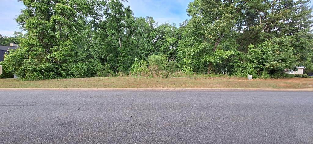 303 High Point Trl - Photo 1