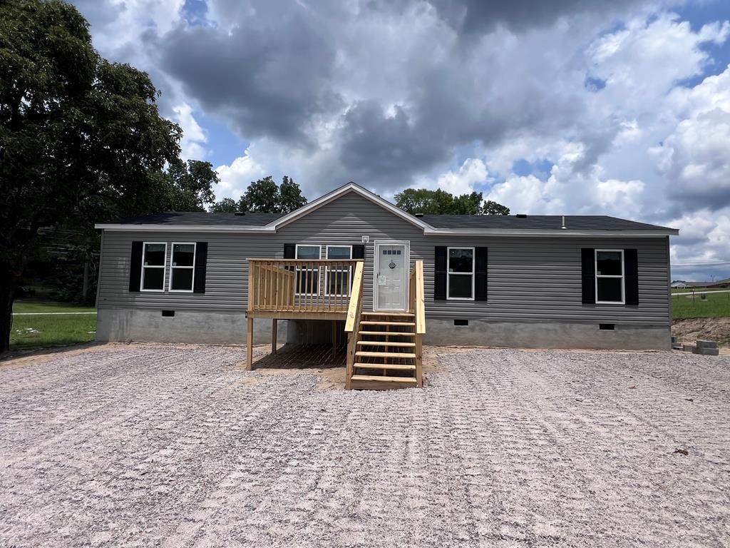 109 Lakeshore Drive S - Photo 1