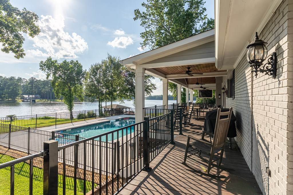 https://bt-photos.global.ssl.fastly.net/milledgeville/orig_boomver_1_56965-2.jpg
