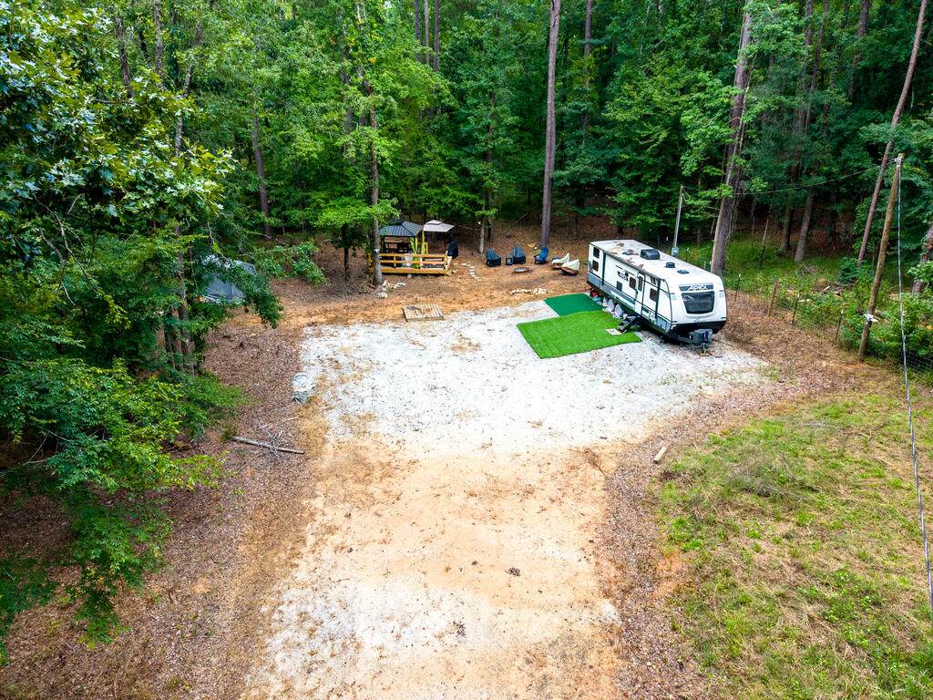 2261 Island Creek Dr. - Photo 1