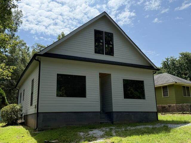 320 Brook St - Photo 1