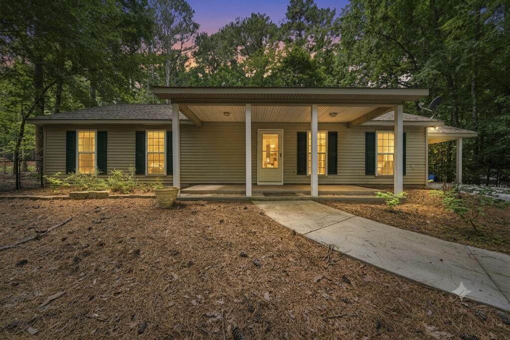 372 East Riverbend Drive - Photo 1