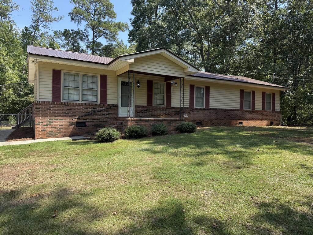 135 Woodland Dr - Photo 1
