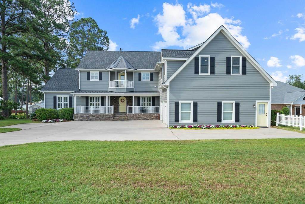 193 Lakeshore Circle - Photo 1