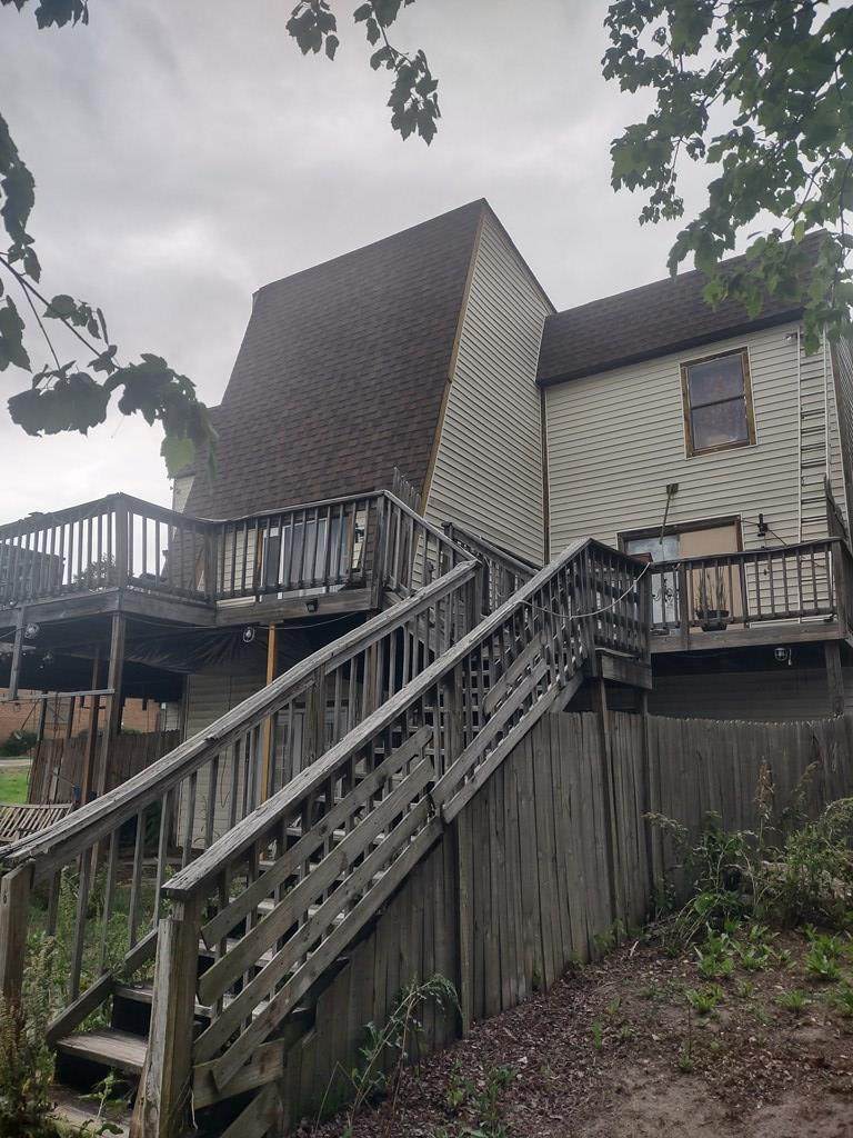 110 Lakeshore Drive South - Photo 1