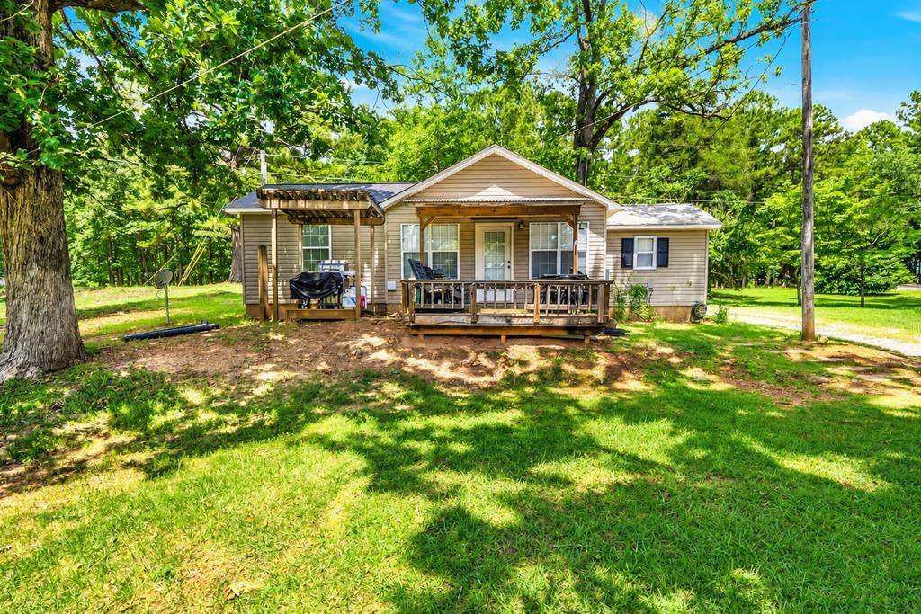201 Lakeshore Dr - Photo 1