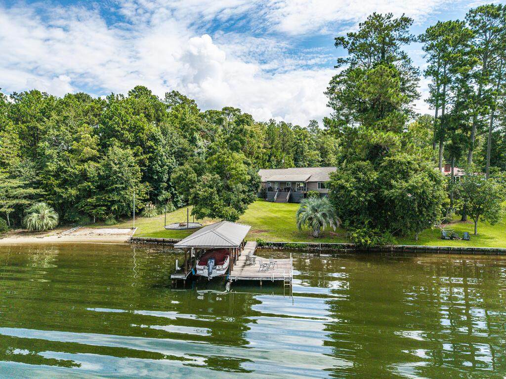 132 Island Drive - Photo 1