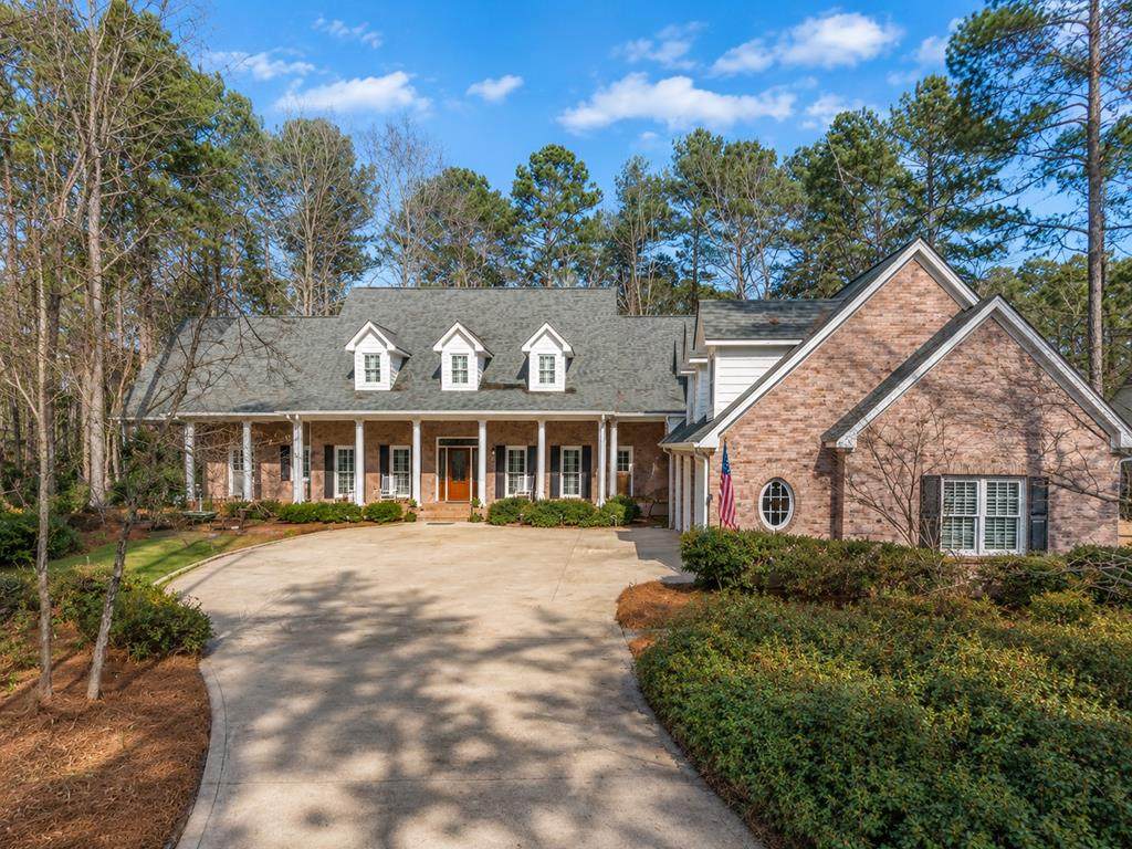 1660 Club Drive - Photo 1