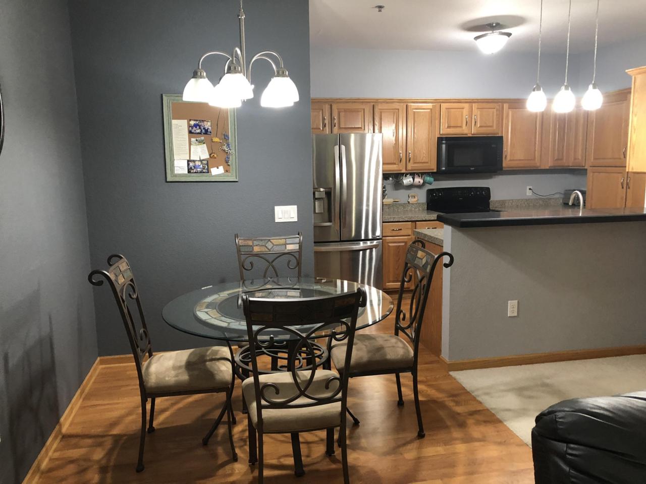 460 Silverbrook Dr - Photo 1