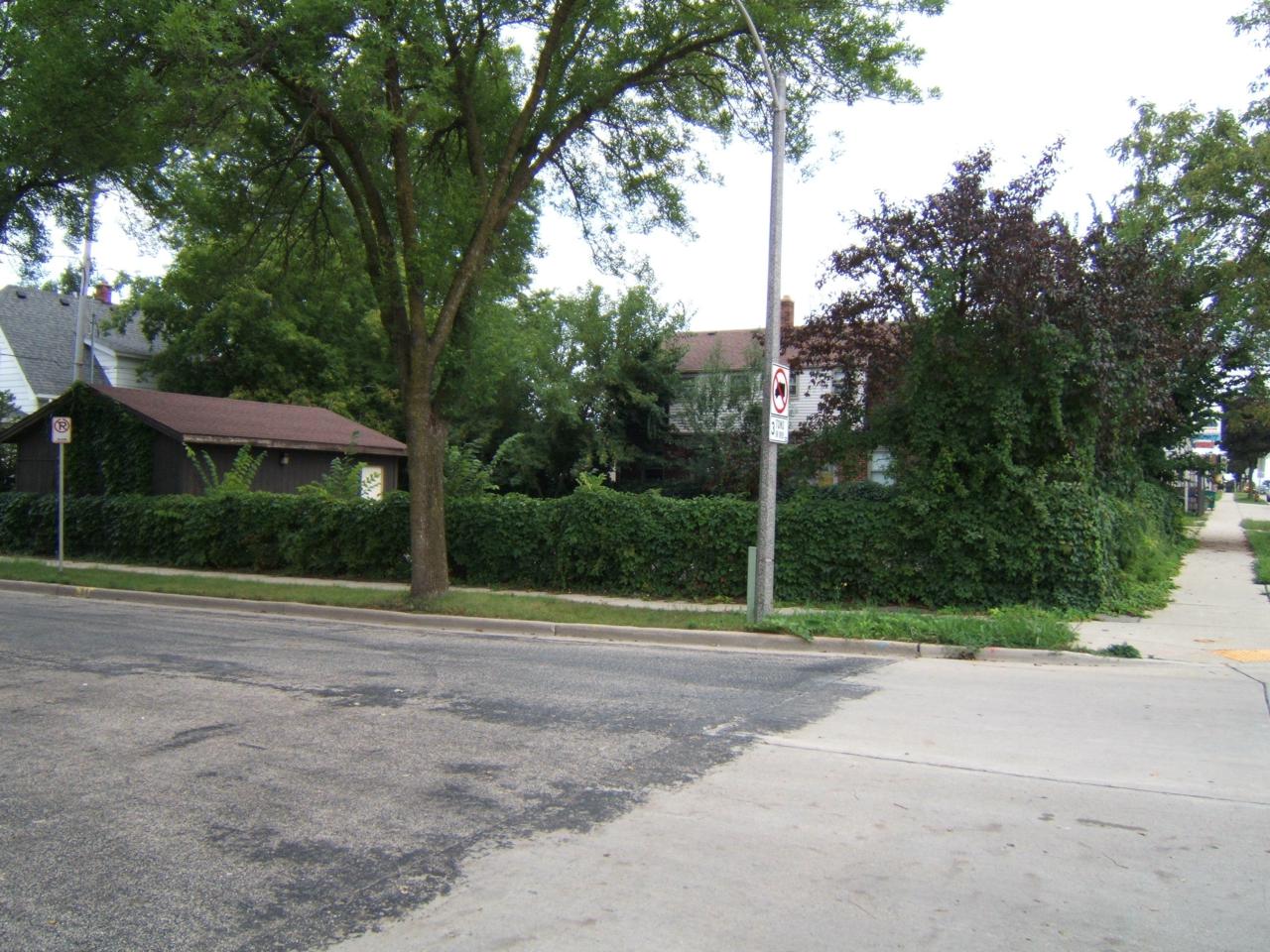 4002 Howell Ave - Photo 1