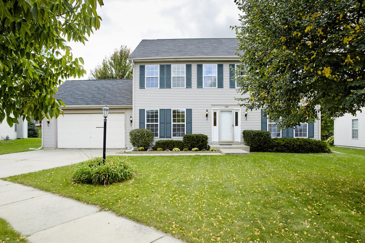 1211 Kestrel Ct - Photo 1