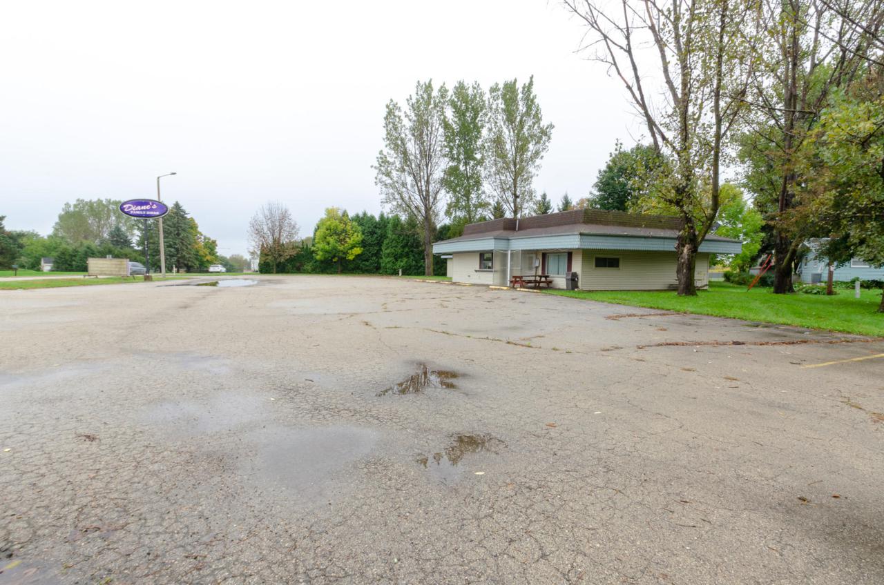 1243 Lake St - Photo 1