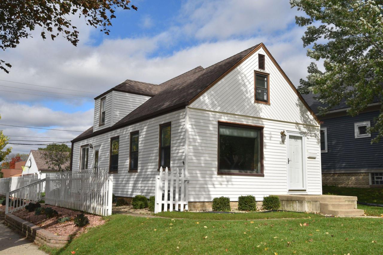 8432 Hayes Ave - Photo 1