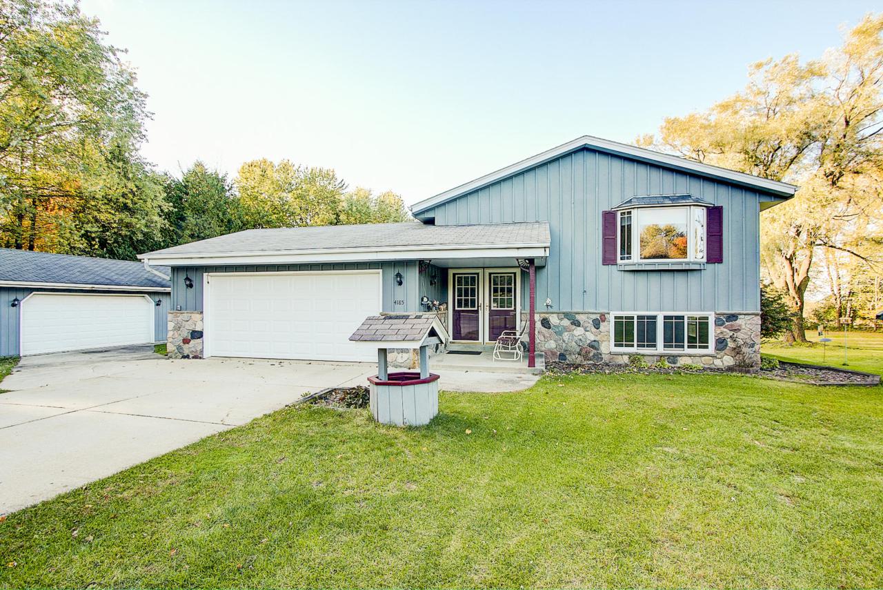 4185 Janz Dr - Photo 1
