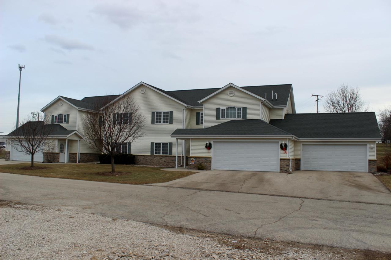595D Veterans Cir - Photo 1