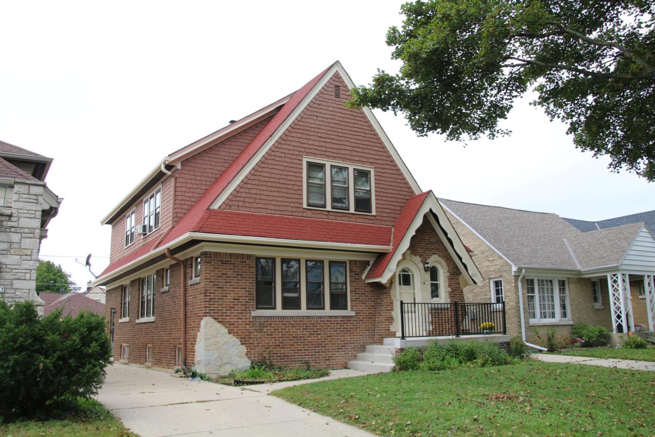2629 62nd St - Photo 1