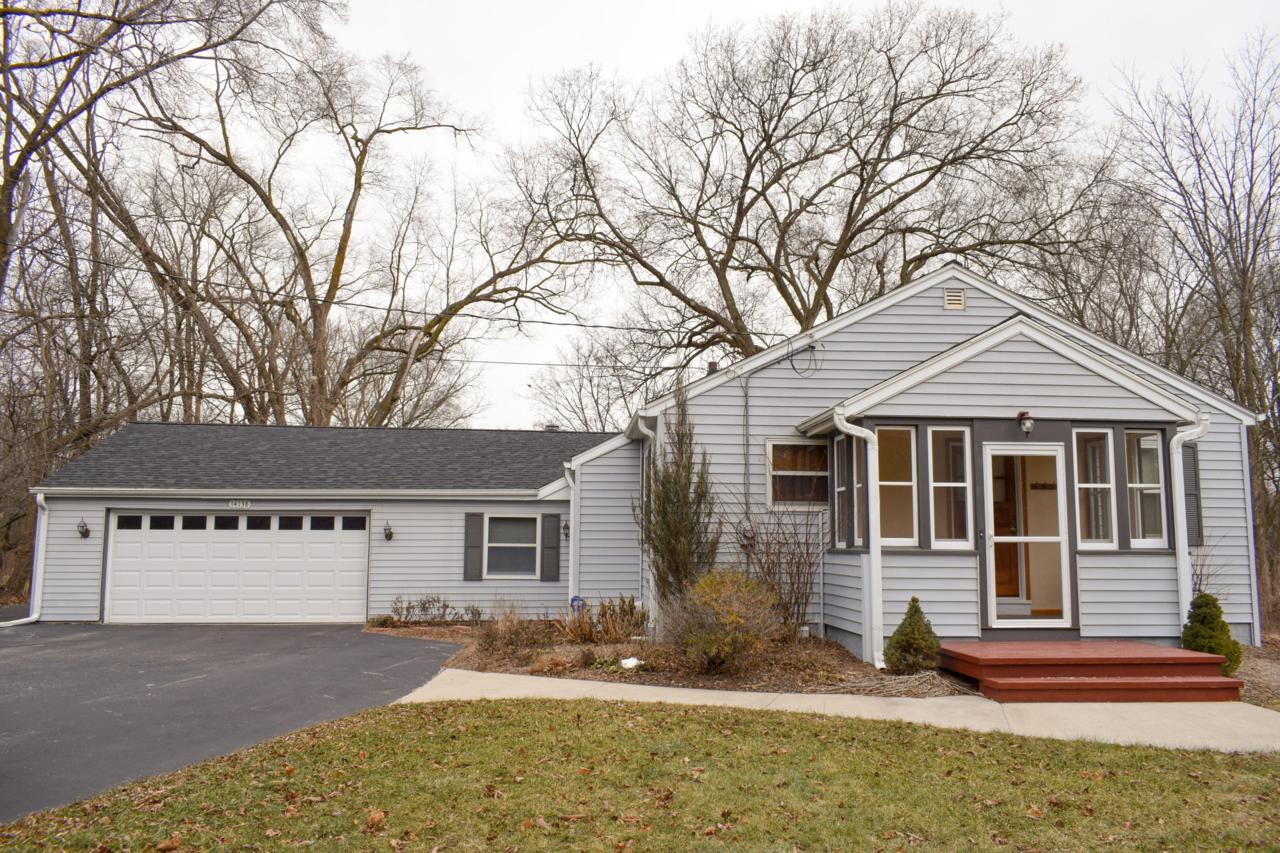 14138 Cedarburg Rd - Photo 1