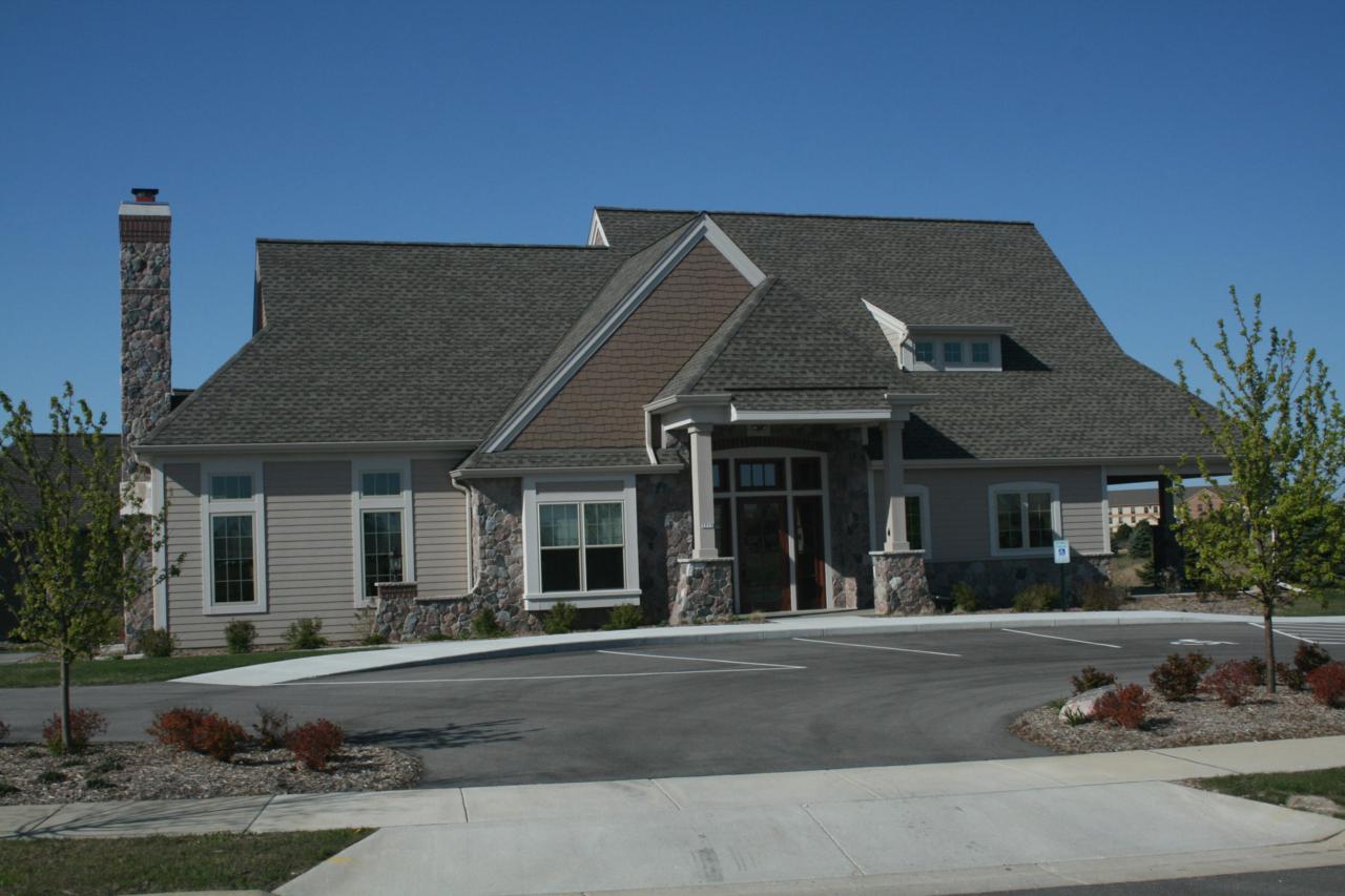 1659 Belmont Ln - Photo 1
