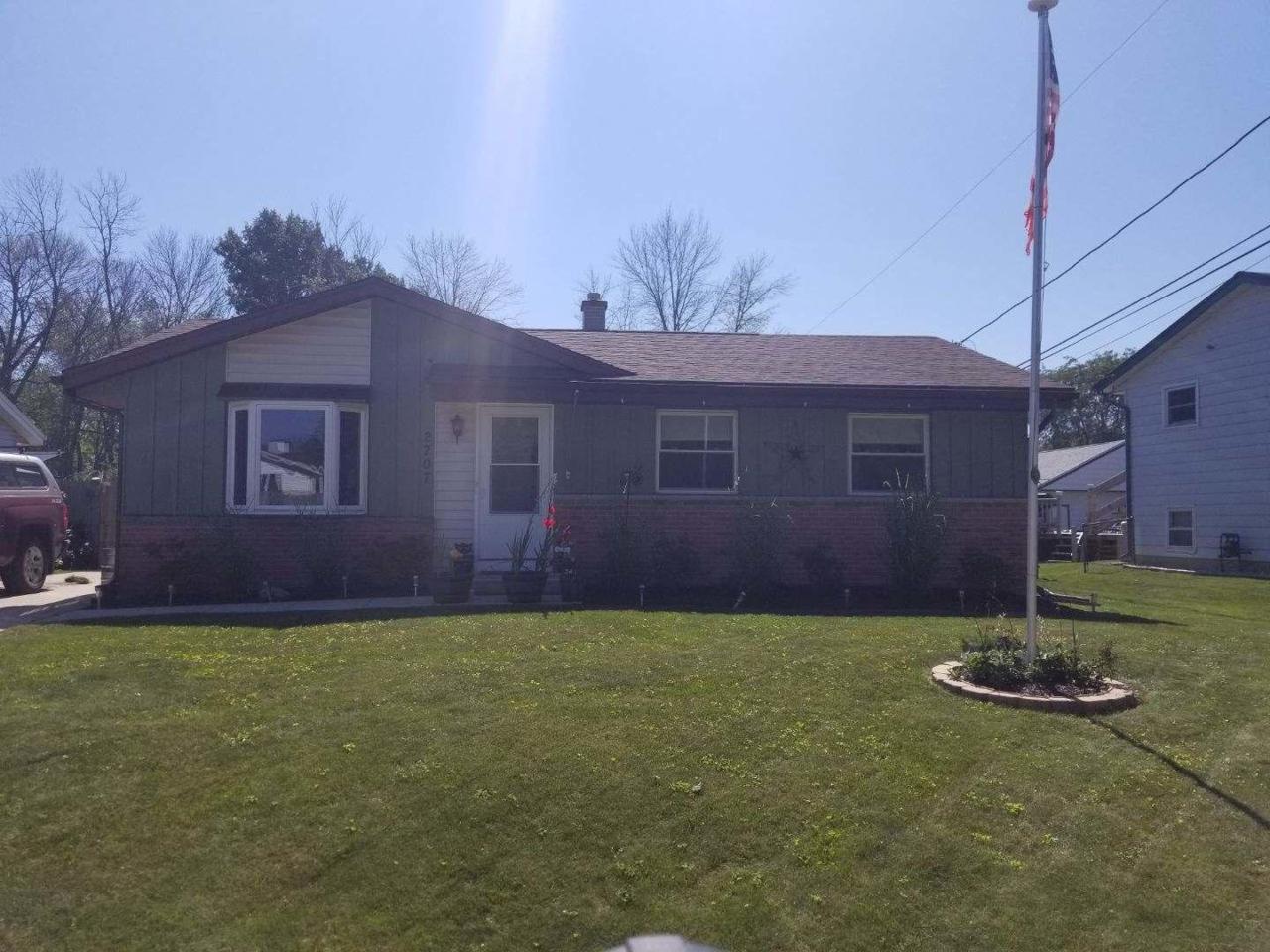 2707 Sumac Dr - Photo 1