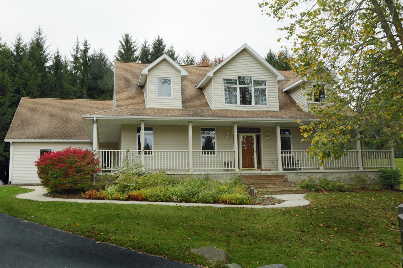 4055 Bavarian Ln - Photo 1