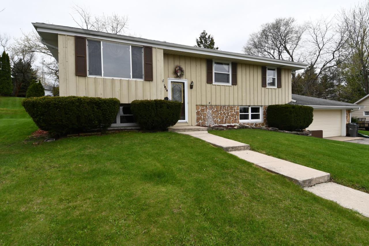 1215 Adams St - Photo 1
