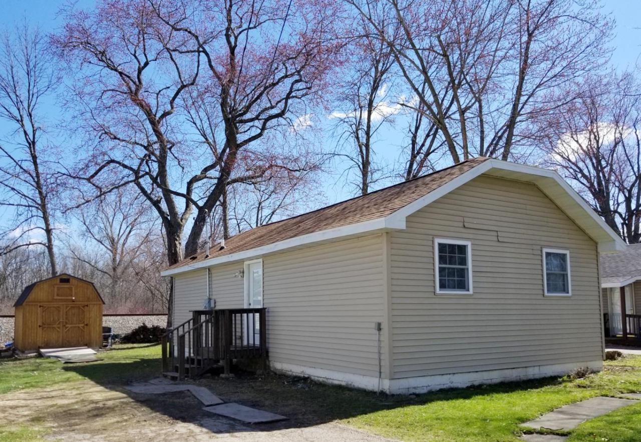 7541 Shorewood Dr - Photo 1