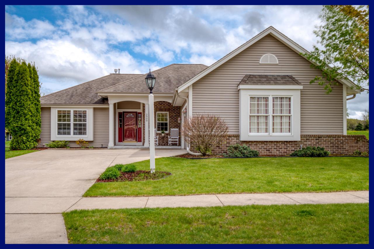 2909 Gateway Ave - Photo 1
