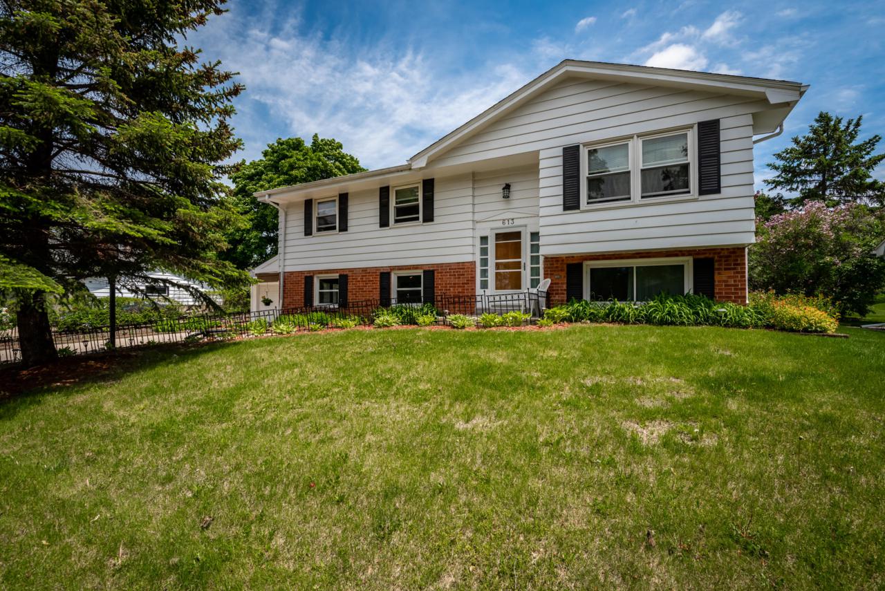 613 Juniper Ct - Photo 1