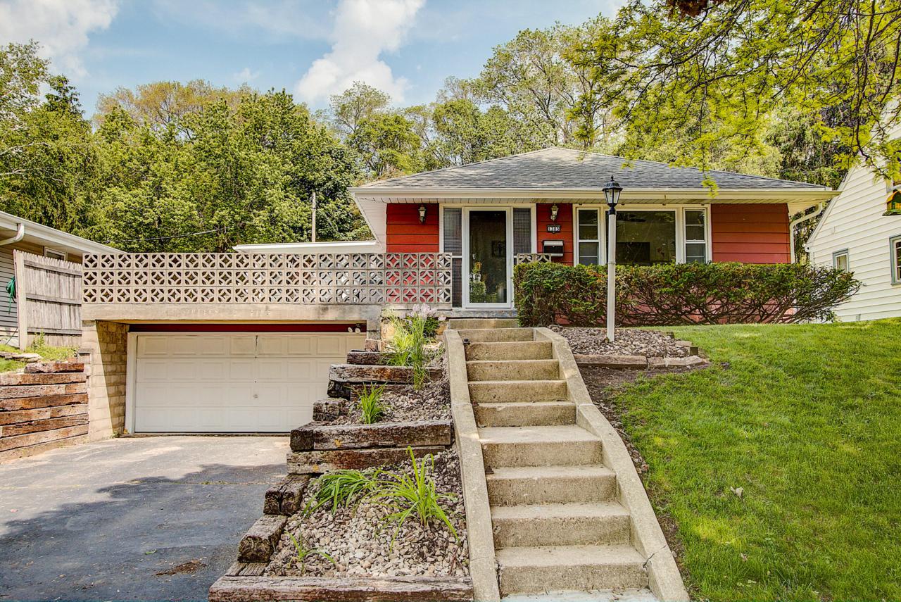 1305 Garfield Ave - Photo 1