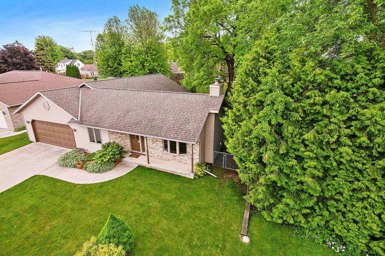 1927 Lexington Dr - Photo 1