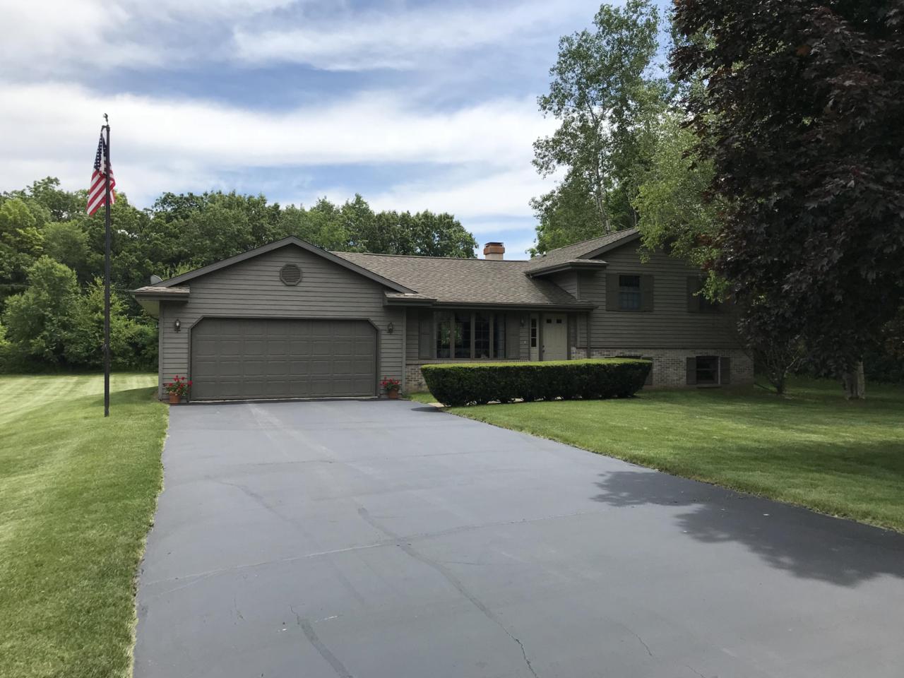 W7685 Stacey Ln - Photo 1
