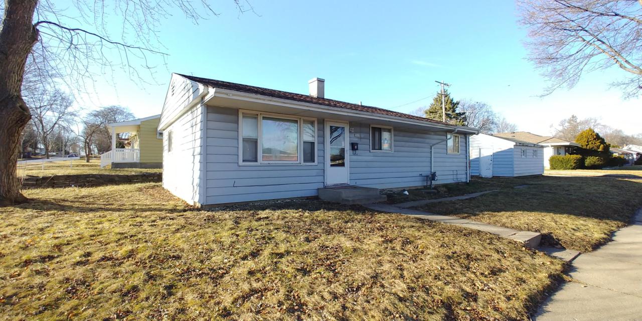 5809 70th St - Photo 1