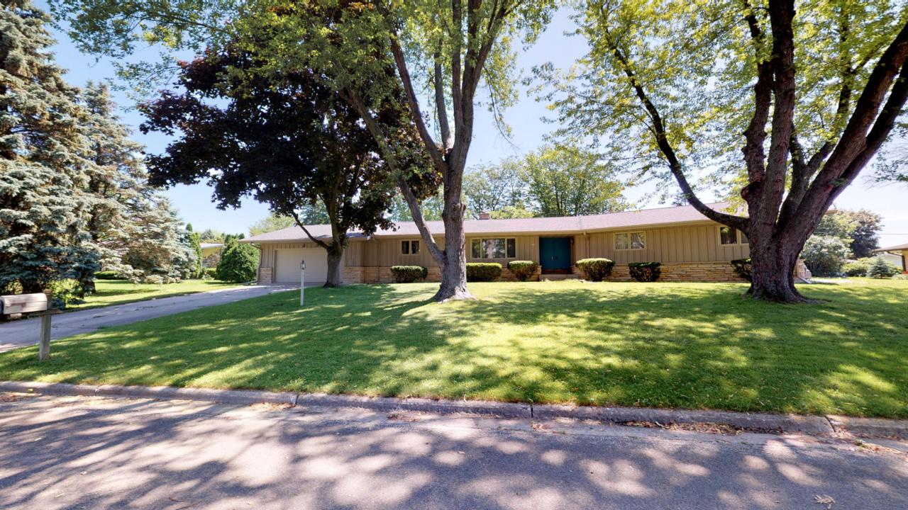 349 Woodland Dr - Photo 1