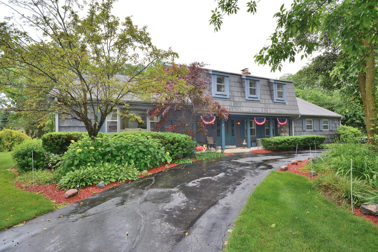 1855 Pilgrim Pkwy W - Photo 1