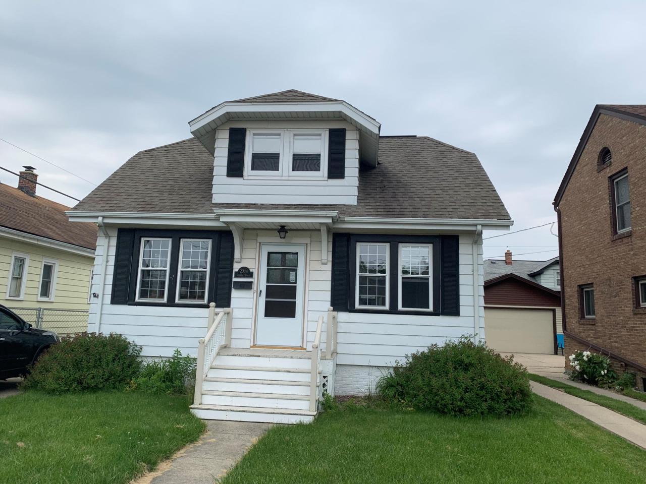 2714 Geneva St - Photo 1