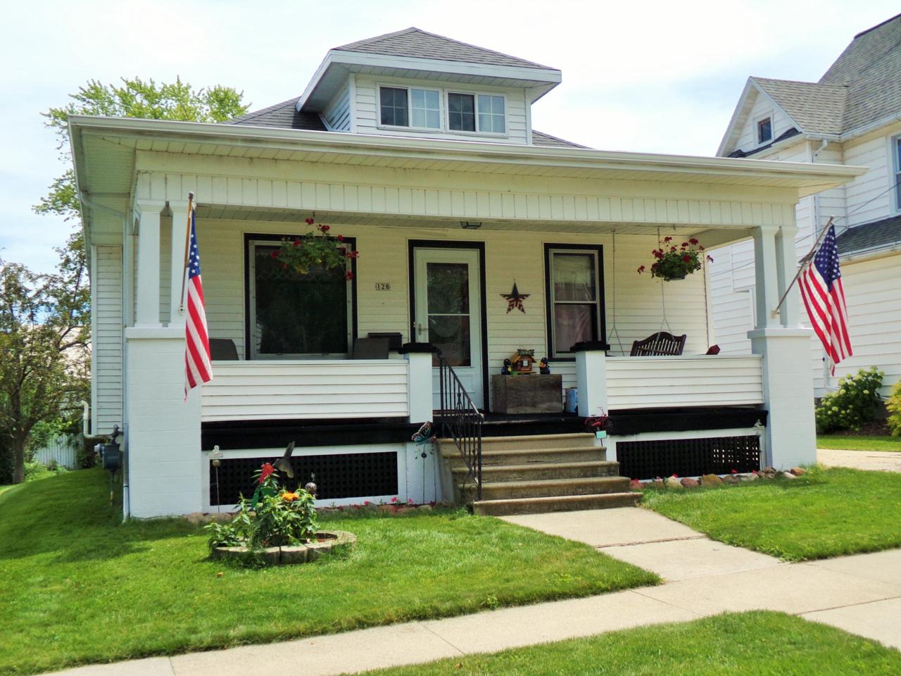 128 Poplar St - Photo 1