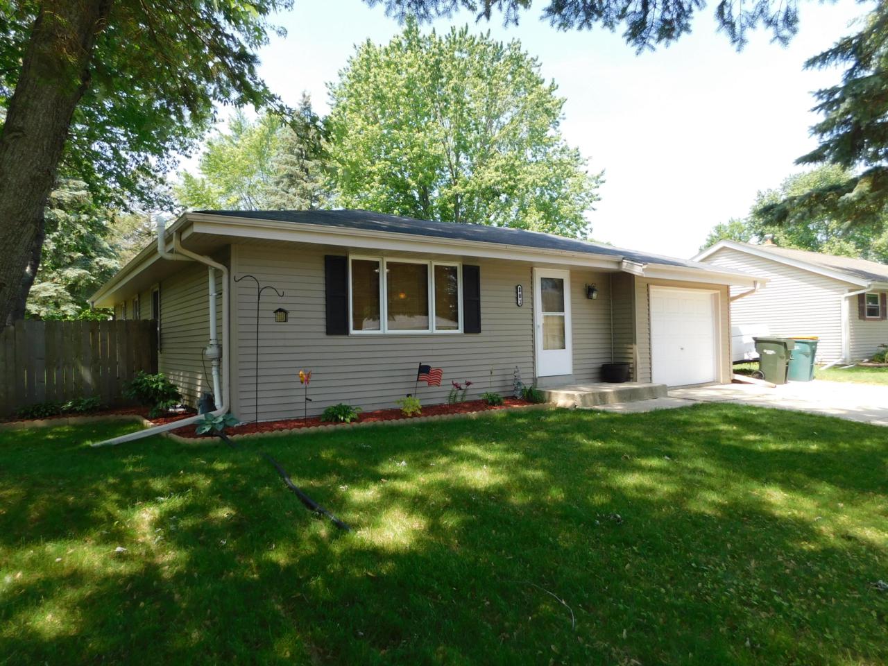 803 Pleasantwood Dr - Photo 1