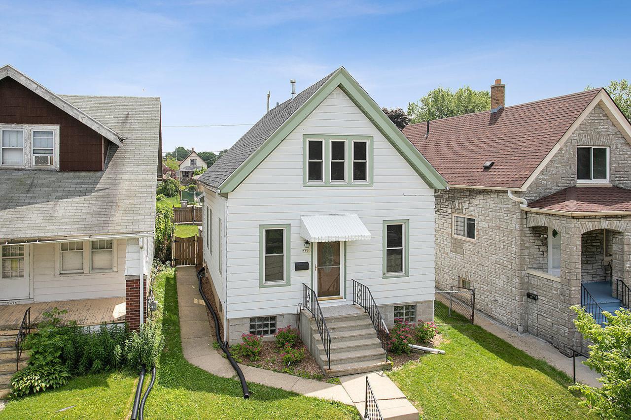 3851 Squire Ave - Photo 1