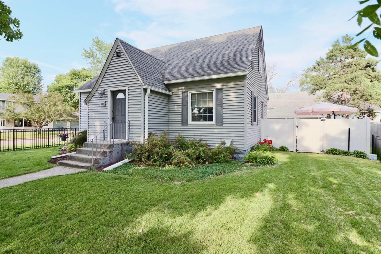 603 Main St S - Photo 1