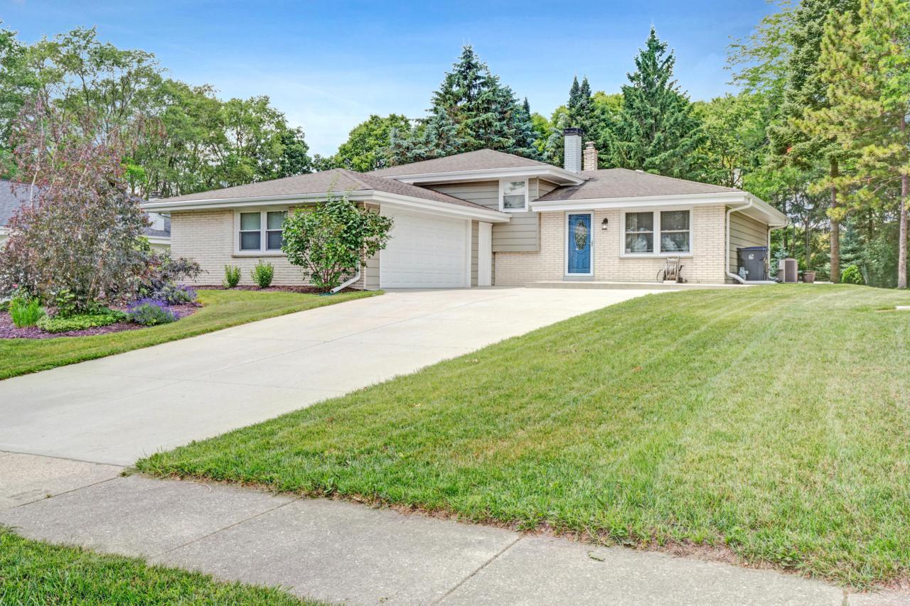 1018 Grandview Blvd - Photo 1