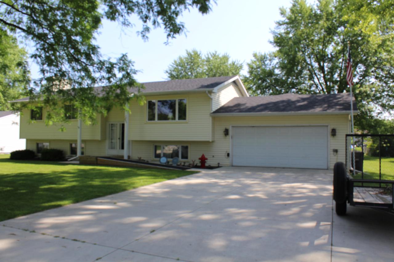 852 Manor Dr - Photo 1