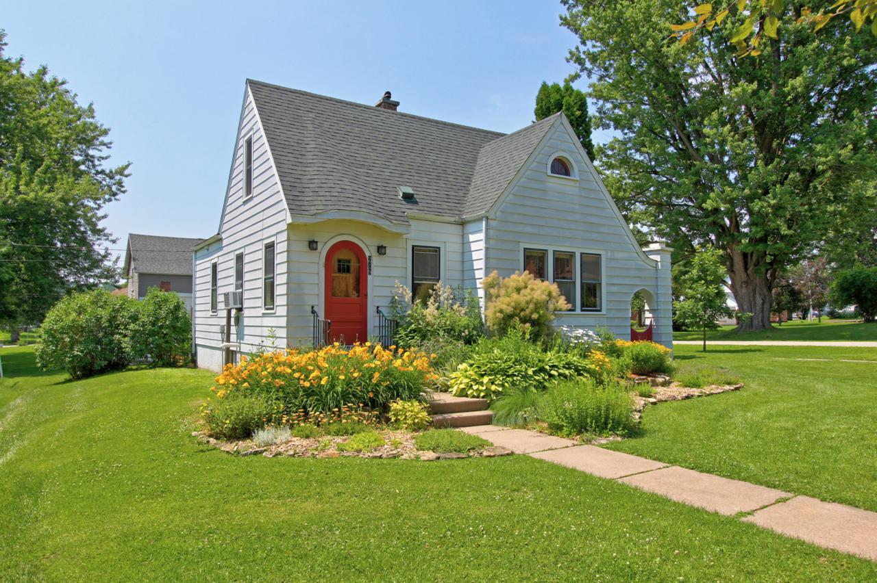 219 Bird St - Photo 1