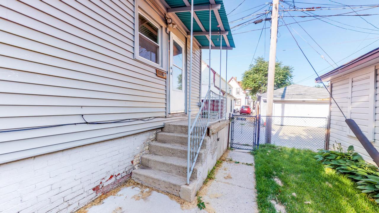 1126 Layton Blvd A - Photo 1
