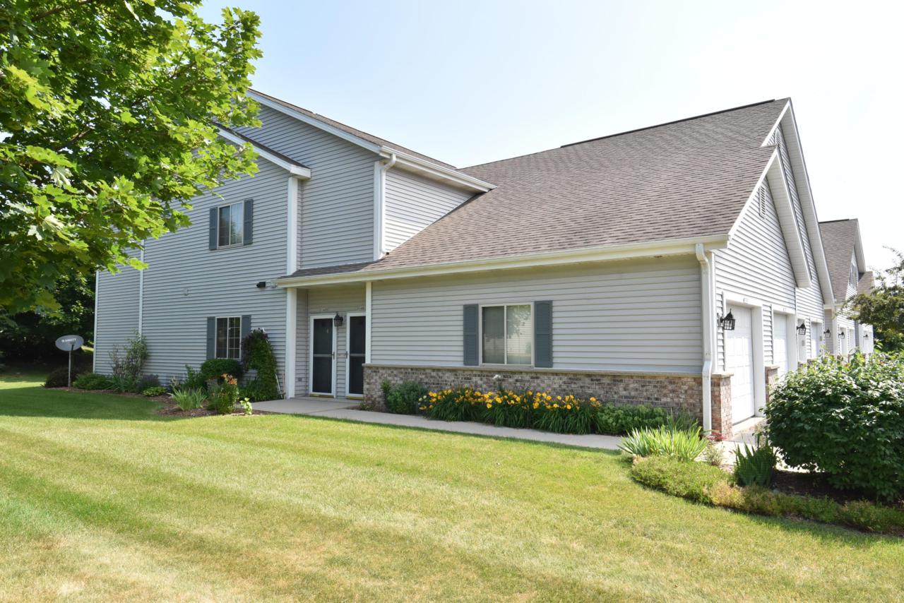 2140 Pine Ridge Ct - Photo 1