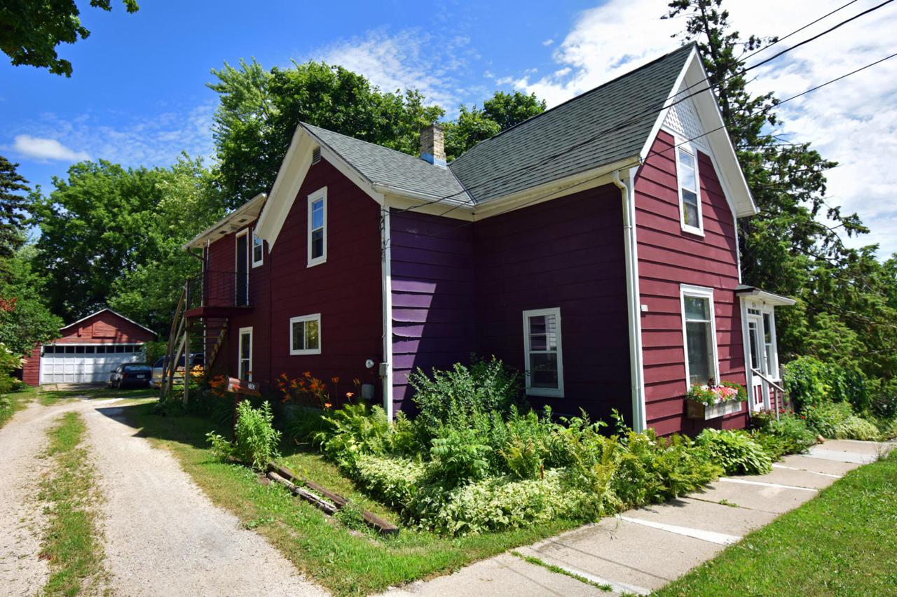 208 Sixth St - Photo 1