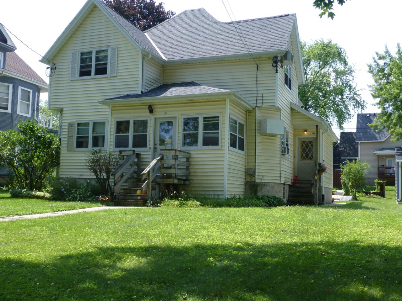 111 Grand Ave - Photo 1